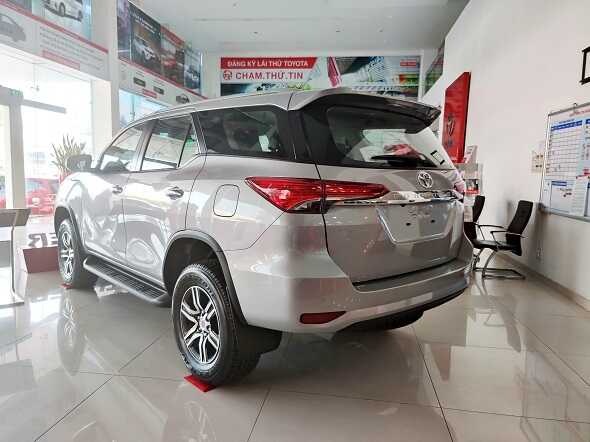gia xe toyota fortuner moi nhat
