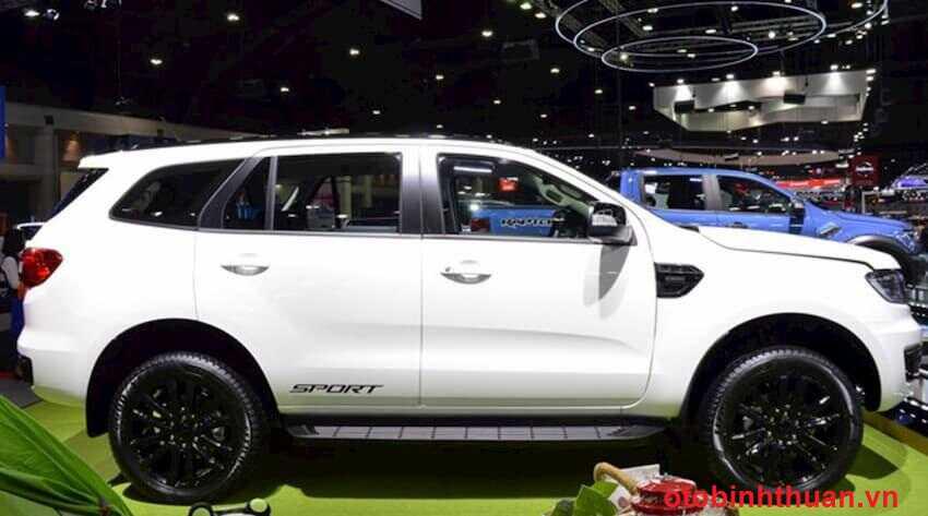 xe Ford Everest