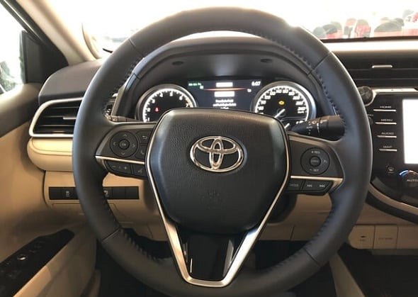 vo-lang-xe-toyota-camry